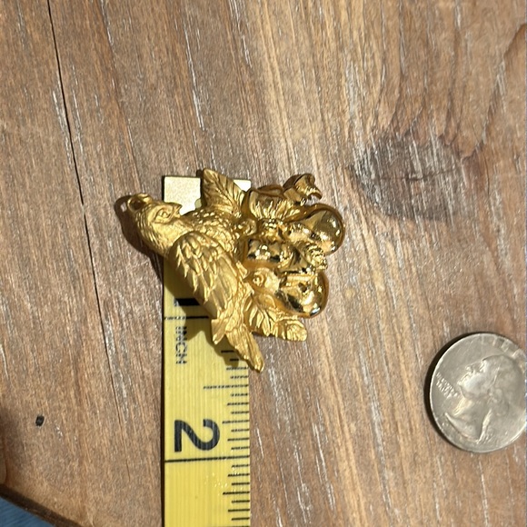 Partridge in a Pear Tree Brooch. - Picture 10 of 11